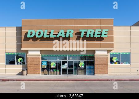 Houston, Texas, USA - March 13, 2022: A Dollar Tree store in Houston, Texas, USA on March 13, 2022. Stock Photo
