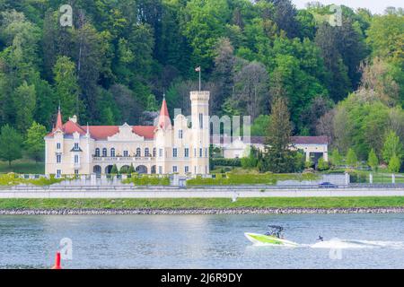 Saxen: Schloss Dornach Castle, river Donau (Danube), motor boat in Donau, Oberösterreich, Upper Austria, Austria Stock Photo