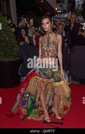 Emily Ratajkowski wearing Versace departs The Mark Hotel for 2022 Met ...