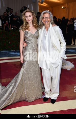 Samuelle Leibovitz and Annie Leibovitz walking on the red carpet at the 2022 Metropolitan Museum of Art Costume Institute Gala celebrating the opening of the exhibition titled In America: An Anthology of Fashion held at the Metropolitan Museum of Art in New York, NY on May 2, 2022. (Photo by Anthony Behar/Sipa USA) Stock Photo