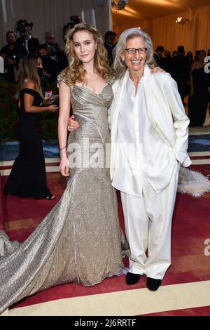 Samuelle Leibovitz and Annie Leibovitz walking on the red carpet at the 2022 Metropolitan Museum of Art Costume Institute Gala celebrating the opening of the exhibition titled In America: An Anthology of Fashion held at the Metropolitan Museum of Art in New York, NY on May 2, 2022. (Photo by Anthony Behar/Sipa USA) Stock Photo