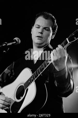 Christopher Cross  performs on Solid Gold, 1984 Credit: Ron Wolfson / MediaPunch Stock Photo