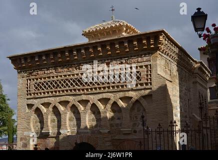 Facade detail, Education City Mosque, Minaretein building, Al Rayyan ...