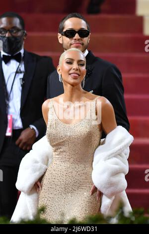 Kim Kardashian and Pete Davidson Stock Photo - Alamy