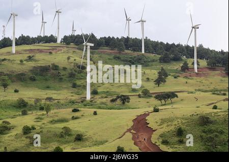 KENYA, Nairobi, Ngong Hills, 25,5 MW Wind Power Station with Gamesa wind turbines, owned and operated by KENGEN Kenya Electricity Generating Company, Gamesa ist part of company Siemens Gamesa Renewable Energy / KENIA, Ngong Hills Windpark, Betreiber KenGen Kenya Electricity Generating Company mit Gamesa Windkraftanlagen Stock Photo