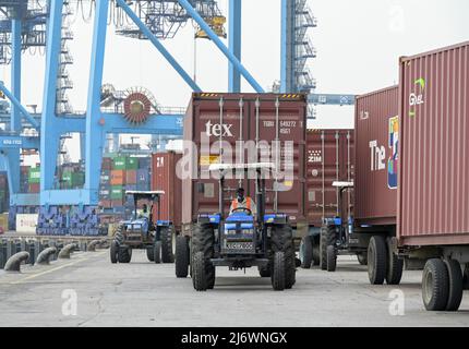 KENYA, Mombasa, seaport, CT-1 Container terminal , tractor and trailer with tex container / KENIA, Mombasa, Seehafen, CT-1 Containerterminal Stock Photo