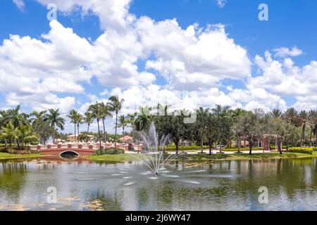 Verona Walk Naples Entry Way side view with lake and fountain Stock Photo