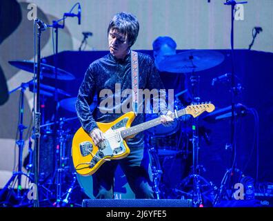 Leeds, 4th May 2022. Singer, guitarist and former Smiths member Johnny Marr playing live at Leeds Arena. Picture: Ernesto Rogata, Alamy Live News Stock Photo
