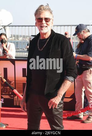 Kenny Loggins walking on the red carpet at the global premiere of 'Top Gun: Maverick' on the USS Midway in San Diego, CA on May 4, 2022. (Photo By Scott Kirkland/Sipa USA) Stock Photo