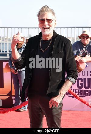 Kenny Loggins walking on the red carpet at the global premiere of 'Top Gun: Maverick' on the USS Midway in San Diego, CA on May 4, 2022. (Photo By Scott Kirkland/Sipa USA) Stock Photo