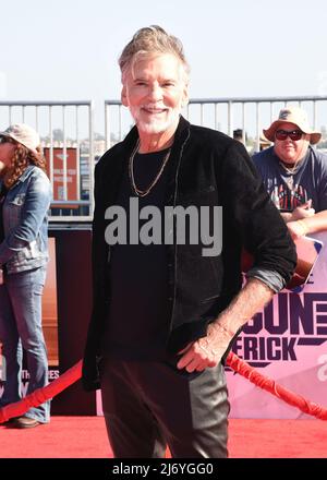 Kenny Loggins walking on the red carpet at the global premiere of 'Top Gun: Maverick' on the USS Midway in San Diego, CA on May 4, 2022. (Photo By Scott Kirkland/Sipa USA) Stock Photo