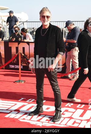 Kenny Loggins walking on the red carpet at the global premiere of 'Top Gun: Maverick' on the USS Midway in San Diego, CA on May 4, 2022. (Photo By Scott Kirkland/Sipa USA) Stock Photo