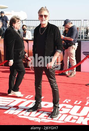 Kenny Loggins walking on the red carpet at the global premiere of 'Top Gun: Maverick' on the USS Midway in San Diego, CA on May 4, 2022. (Photo By Scott Kirkland/Sipa USA) Stock Photo