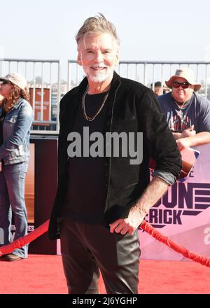 Kenny Loggins walking on the red carpet at the global premiere of 'Top Gun: Maverick' on the USS Midway in San Diego, CA on May 4, 2022. (Photo By Scott Kirkland/Sipa USA) Stock Photo