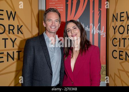 New York, United States. 04th May, 2022. NEW YORK, NEW YORK - MAY 04: Neil Patrick Harris and Sara Bareilles attend New York City Center Spring Gala Encores! 'Into The Woods' at New York City Center on May 04, 2022 in New York City. Credit: Ron Adar/Alamy Live News Stock Photo