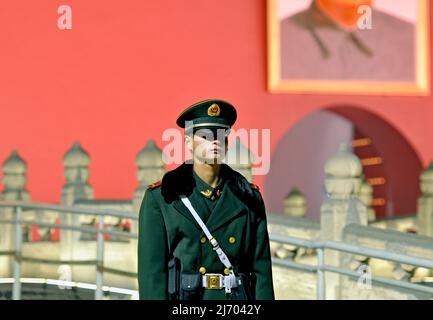 BEIJING - NOV 01: Soldier in front of entrance to the Forbidden city at Tiananmen Square in Beijing, November 01. 2013 in China Stock Photo