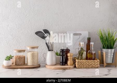 Kitchen utensil set hi-res stock photography and images - Alamy