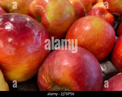 Trader Joe's Bag of Organic Fuji Apples – We'll Get The Food