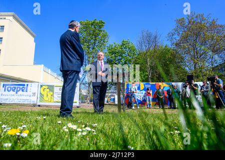 05 May 2022, Saxony-Anhalt, Magdeburg: Reiner Haseloff (r, CDU), Minister President of Saxony-Anhalt, addresses the guests at the symbolic groundbreaking ceremony, turning to Wadim Laiter (l), Chairman of the Board of the Magdeburg Synagogue Community. A new synagogue is to be built in the center of the city by the end of 2023. On the occasion of the start of the new construction, the symbolic groundbreaking ceremony took place this morning. Photo: Klaus-Dietmar Gabbert/dpa Stock Photo