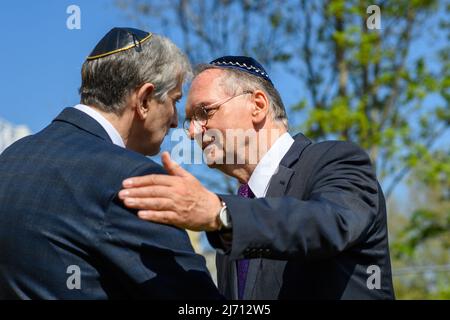 05 May 2022, Saxony-Anhalt, Magdeburg: Wadim Laiter (l), Chairman of the Board of the Magdeburg Synagogue Community, and Reiner Haseloff (CDU), Minister President of Saxony-Anhalt, embrace. A new synagogue is to be built in the center of the city by the end of 2023. On the occasion of the start of the new construction, the symbolic groundbreaking ceremony took place this morning. Photo: Klaus-Dietmar Gabbert/dpa Stock Photo