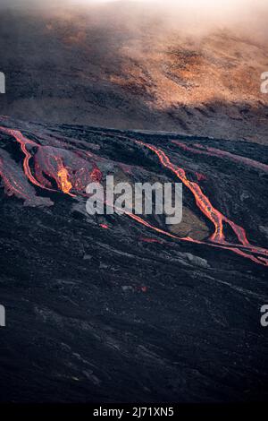 Gluehende Lava, Lavastrom, Lavafeld, aktiver Tafelvulkan Fagradalsfjall, Krysuvik-Vulkansystem, Reykjanes Halbinsel, Island Stock Photo