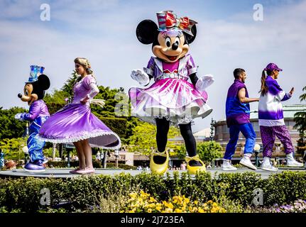 2022-05-03 12:30:39 03-05-2022, Paris - Many Dutch people are on holiday at Disneyland Paris in France. Crowds in Disneyland Paris during May holidays. Photo: ANP / Hollandse Hoogte / Jeffrey Groeneweg netherlands out - belgium out Stock Photo