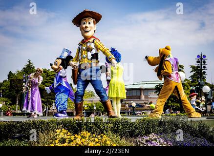 2022-05-03 12:31:51 03-05-2022, Paris - Many Dutch people are on holiday at Disneyland Paris in France. Crowds in Disneyland Paris during May holidays. Photo: ANP / Hollandse Hoogte / Jeffrey Groeneweg netherlands out - belgium out Stock Photo