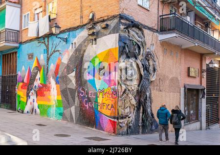 mixed-chimp-is-a-collaborative-mural-by-spanish-artist-okuda-a-k-a