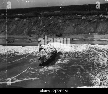 Surf fishing hi-res stock photography and images - Alamy