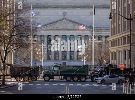 WASHINGTON, D.C. – January 19, 2021: United States Secret Service police are seen near the National Archives Building in Washington, D.C. Stock Photo
