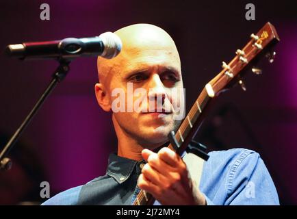 05 May 2022, Brandenburg, Potsdam: Belgian singer Milow sings and plays together with the Babelsberg Film Orchestra during a concert at the Nikolaisaal. Photo: Soeren Stache/dpa Stock Photo