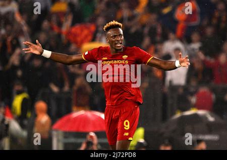 Roma's Tammy Abraham celebrates scoring their side's first goal of the game during the UEFA Europa Conference League semi-final, second leg match at the Stadio Olimpico, Rome. Picture date: Thursday May 5, 2022. Stock Photo