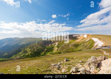 Superb landscape of Alpine Ridge Trail at Rocky Mountain National Park ...