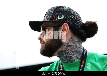 Miami, Florida, USA. 05/5/2022, Circuit atmosphere - fan. Miami Grand Prix, Thursday 5th May 2022. Miami International Autodrome, Miami, Florida, USA. Stock Photo