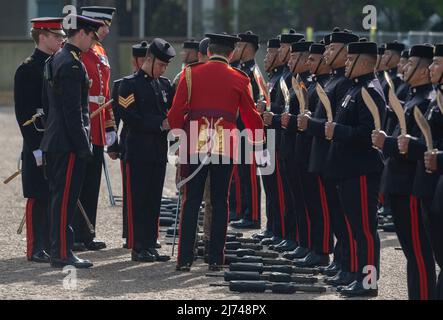 Wellington Barracks, London, UK. 5 May 2022. 10 The Queen’s Own Gurkha Logistic Regiment are inspected and declared fit for role as the Queen’s Guard. Stock Photo
