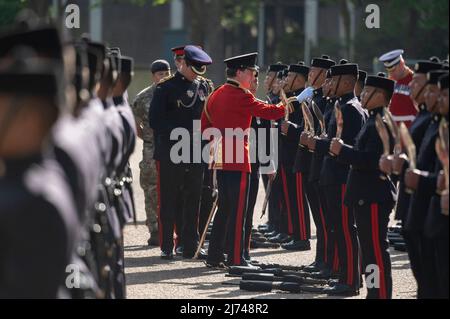 Wellington Barracks, London, UK. 5 May 2022. 10 The Queen’s Own Gurkha Logistic Regiment are inspected and declared fit for role as the Queen’s Guard. Stock Photo