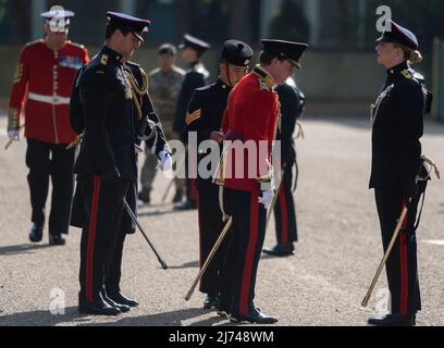 Wellington Barracks, London, UK. 5 May 2022. 10 The Queen’s Own Gurkha Logistic Regiment are inspected and declared fit for role as the Queen’s Guard. Stock Photo