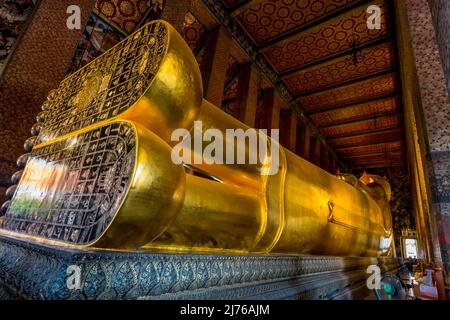 Reclining Buddha, 46 m long, Viharn Phranorn, temple complex Wat Pho, Temple of the Reclining Buddha, Bangkok, Thailand, Asia Stock Photo