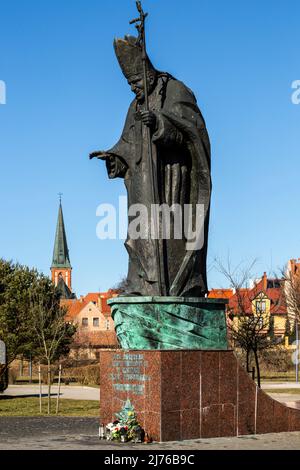Europe, Poland, Warmia-Masuria Voivodeship, Elk (Lyck), Statue of Pope John Paul II Stock Photo