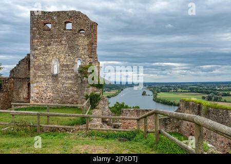 Germany, Donaustauf, view from the castle ruin Donaustauf into the Danube valley. The castle ruin Donaustauf is the ruin of a high castle above the village Donaustauf in the Upper Palatinate district Regensburg. Stock Photo