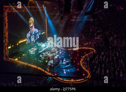 Elton John in concert in Miami, Florida, USA on his Goodbye Yellow Brick Road Farewell Tour Stock Photo