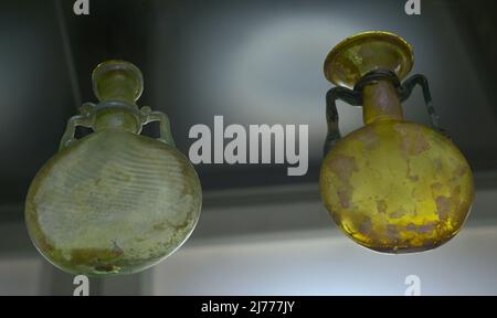 Roman glasses. Left: 3rd-4th centuries. Right: 4th century. Calouste Gulbenkian Museum. Lisbon, Portugal. Stock Photo
