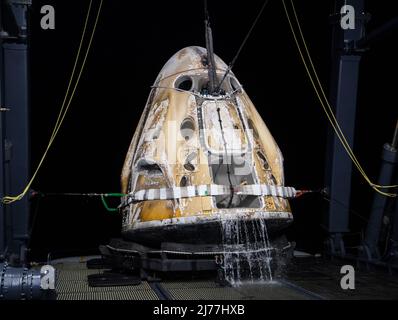 Tampa, Florida, USA. May 6, 2022, Tampa, Florida, USA: The SpaceX Crew Dragon Endurance spacecraft is seen shortly after it landed with NASA astronauts Raja Chari, Kayla Barron, Tom Marshburn, and ESA (European Space Agency) astronaut Matthias Maurer aboard, in the Gulf of Mexico, off the coast of Tampa. Maurer, Marshburn, Chari, and Barron are returning after 177 days in space as part of Expeditions 66 and 67 aboard the International Space Station. Credit: ZUMA Press, Inc./Alamy Live News Stock Photo