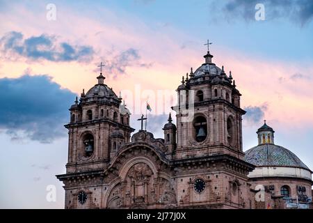 Iglesia de la Compania de Jesus, Church of the Society of Jesus, Jesuit church at sunset in Cusco, Peru Stock Photo