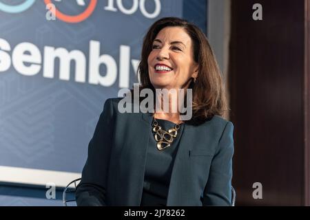 Governor of New York Kathy Hochul attends RPA 100 Assembly luncheon at Pier 60, Chelsea Piers in New York on May 6, 2022. Senator Schumer received The John Zuccotti award. (Photo by Lev Radin/Sipa USA) Stock Photo