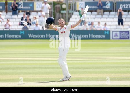 Paul Walter of Essex raises his bat after reaching his century during Essex CCC vs Yorkshire CCC, LV Insurance County Championship Division 1 Cricket Stock Photo