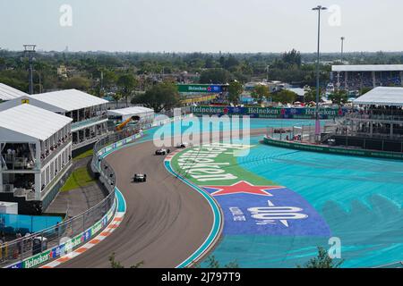 Miami International Autodrome, Miami, United States on 6 May 2022 Lewis Hamilton 44 (GBR), Mercedes AMG Petronas W13 general view of track during the FORMULA 1 CRYPTO.COM MIAMI GRAND PRIX 2022, Eleanor Hoad Stock Photo