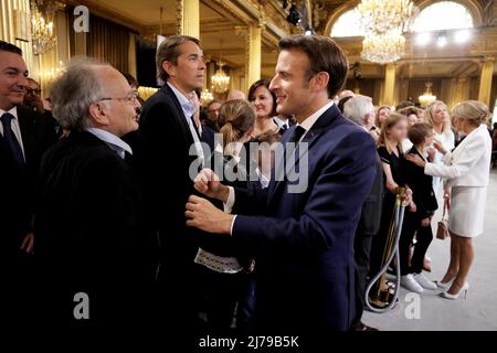 Sebastien Auziere, his wife Christelle Auziere with their children