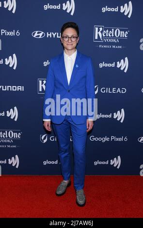 Jo Yurcaba attends 33rd Annual GLAAD Media Awards at New York Hilton Midtown on May 6, 2022 in New York City, NY.  (Photo by Jeremy Smith/imageSPACE/Sipa USA) Stock Photo