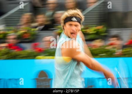 Madrid, Spain. 08th May, 2022. Madrid, . 08 Mai, 2022: ALEXANDER ZVEREV (GER) returns the ball to Stefanos Tsitsipas (GRE) at Day 10 of the Madrid Open 2022. Credit: Matthias Oesterle/Alamy Live News Stock Photo